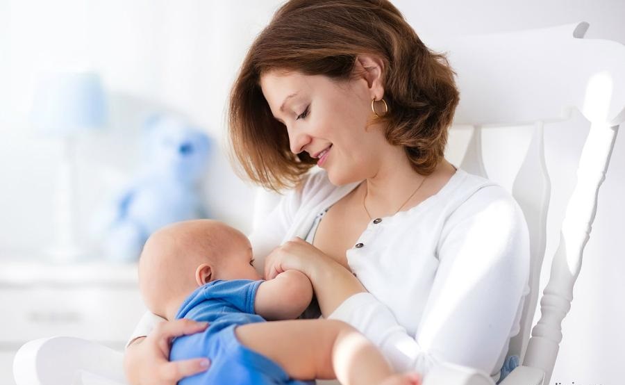 Как кормить ребенка при желтухе грудного молока